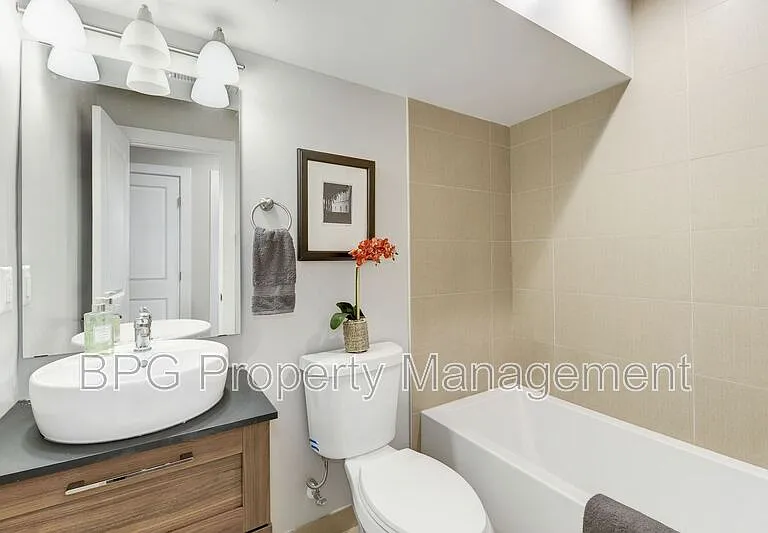 528 Kennedy St NW #402 — Photo 12