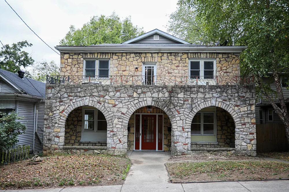 2 bed, 800 sqft, $1,400 — Photo 1