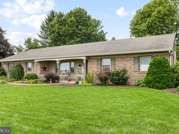 1736 Lincoln Gardens Rd, Ephrata, PA 17522
