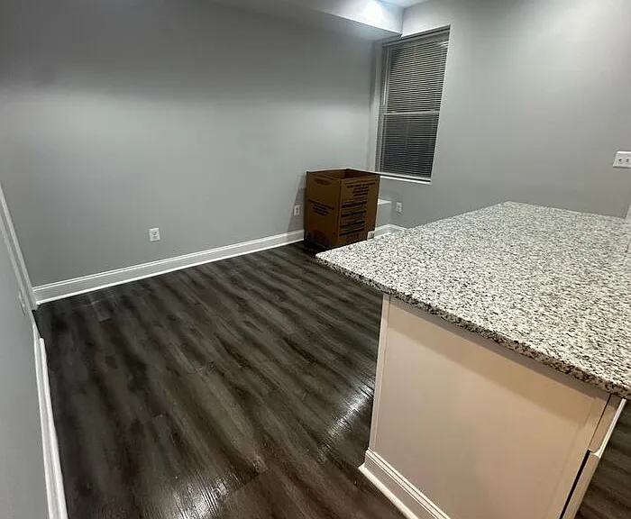 2400 Shirley Ave — Photo 3