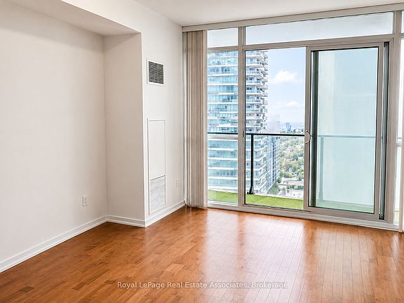 5th image of 65 Bremner Blvd #4211