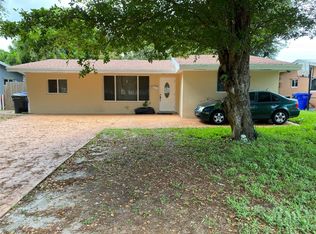 6711 Garfield St, Hollywood, FL 33024