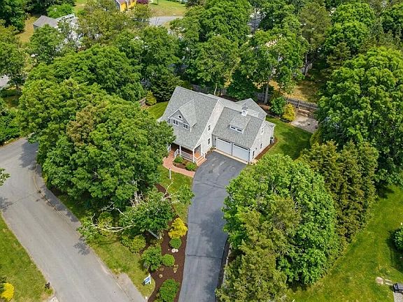 5th image of 10 Abbey Gate Road