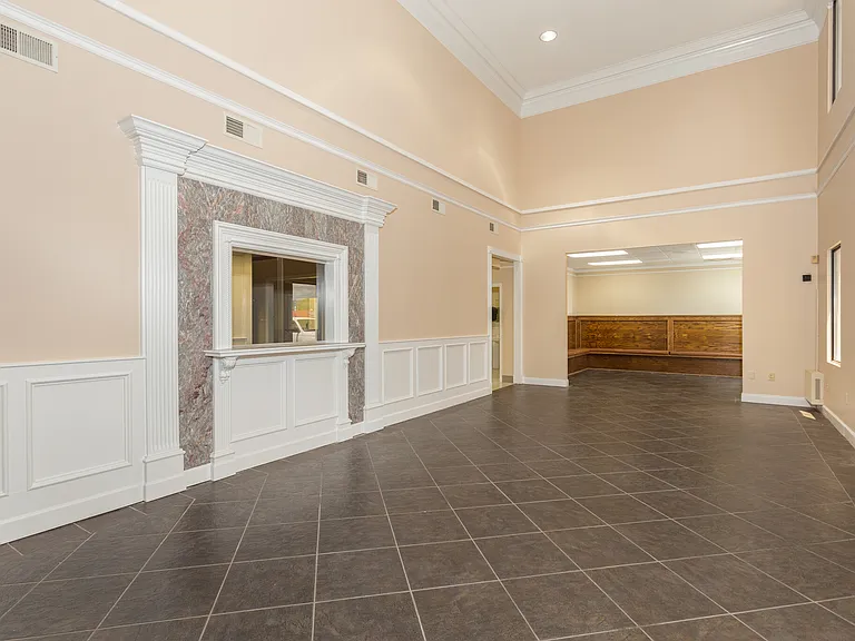 620 Quintard Ave #1 — Photo 4