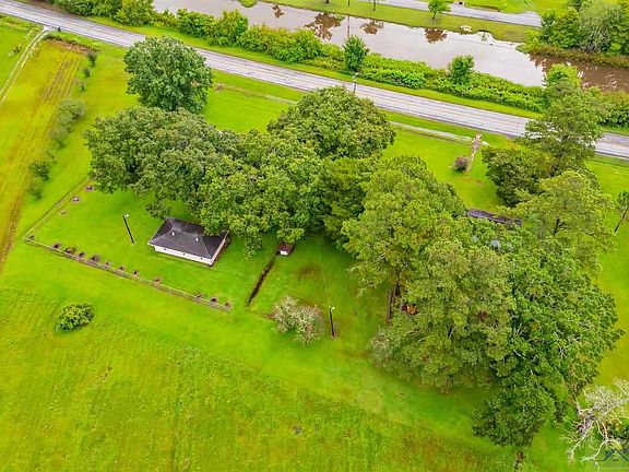 4th image of 5919 Bayou Black Dr