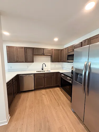 115 Ontario Ave Photo 1