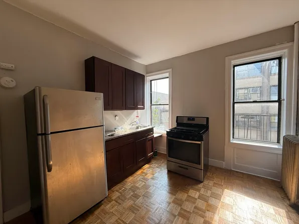 732 East 21st Street 3C image 2 of 6