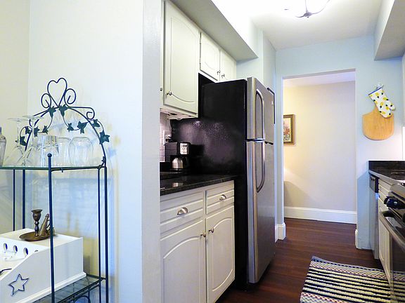 4th image of 2263 Country Club Dr APT 4