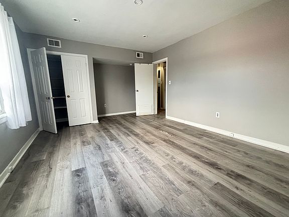 2nd image of 1459 Main St W Unit 5