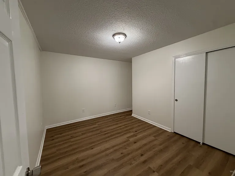147 Crooked Ln — Photo 12
