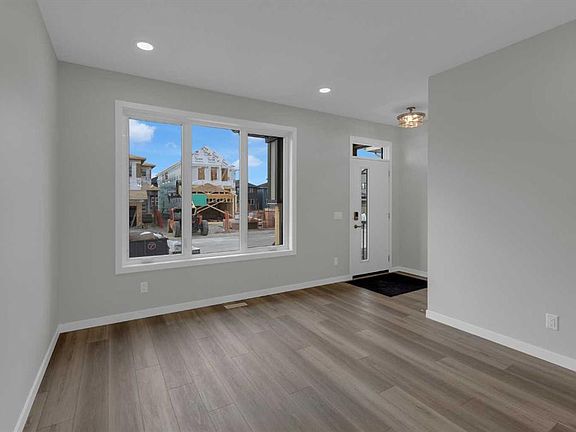 5th image of 2022 W Cobblebrook Cres SW