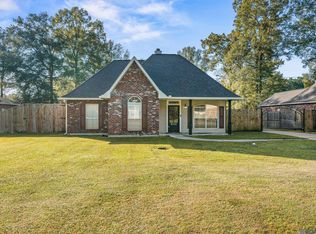 8114 Versailles Dr, Denham Springs, LA 70706