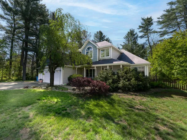 27514 Rolling Pines Ct, Lawton, MI 49065