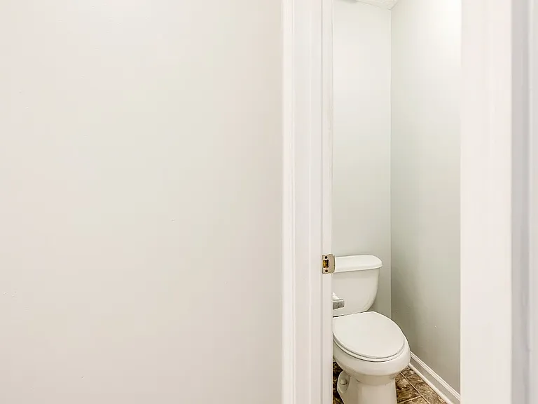 519 Abbottswood Dr — Photo 5