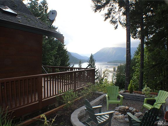 2nd image of 10 N Lookout Pl