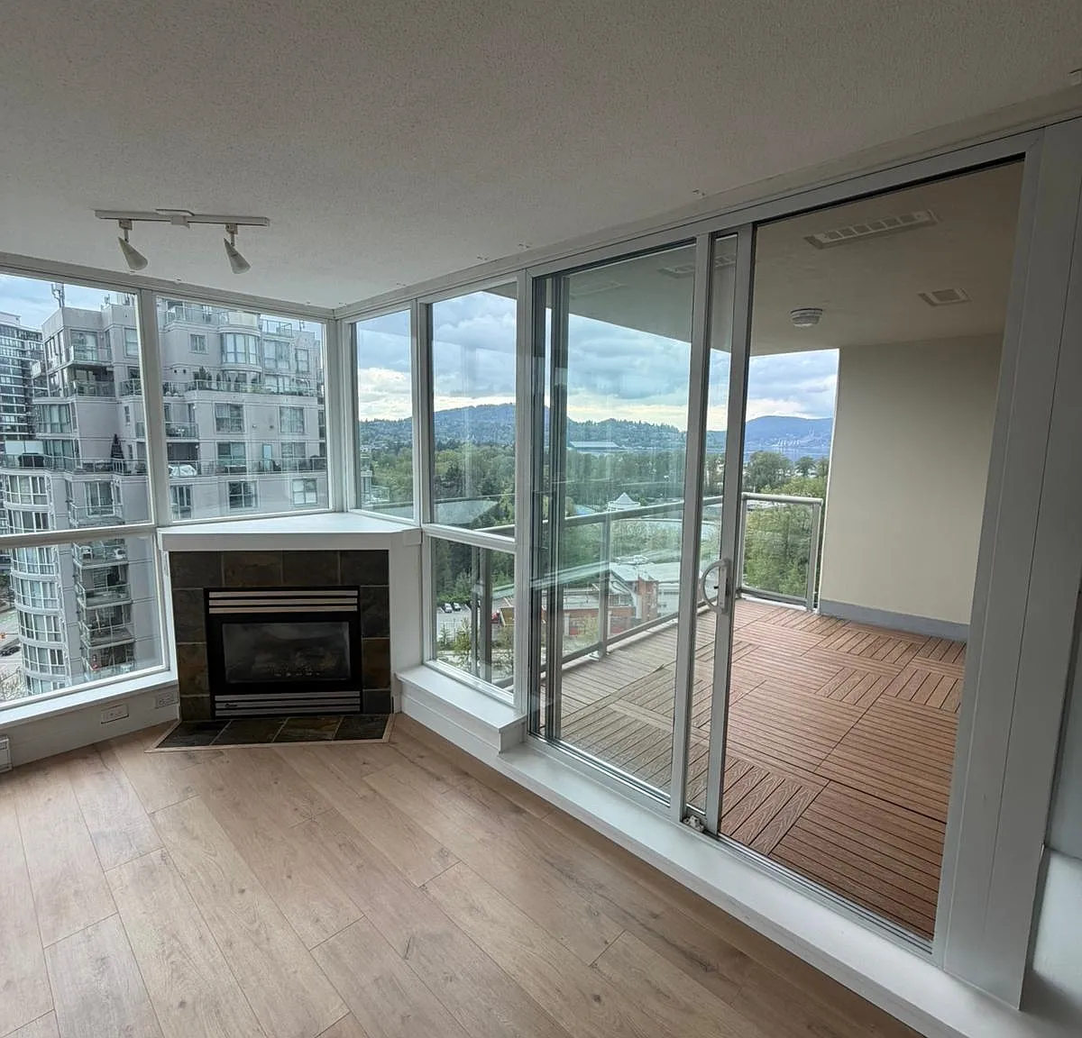 2 bed, 1101 sqft, $3,350 — Photo 3