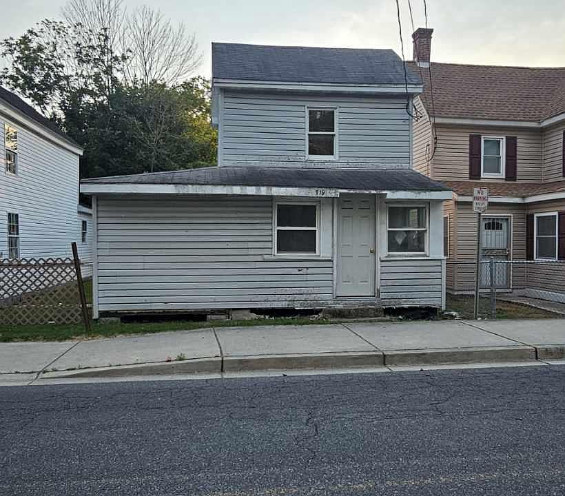 2nd image of 719 Pine St