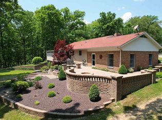 1518 Community Beach Rd, Odin, IL 62870