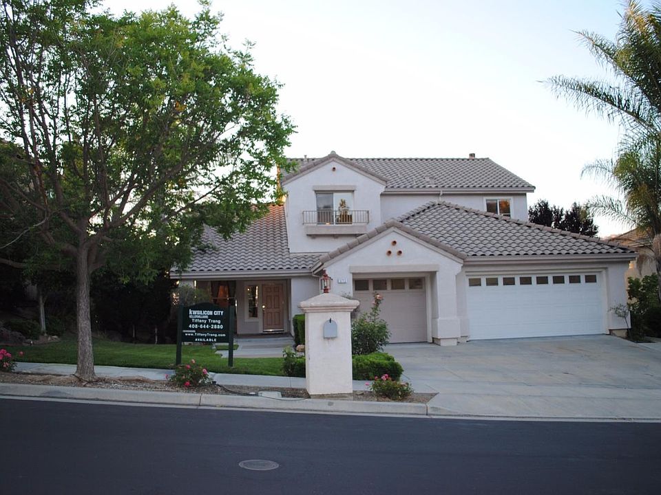1st image of 5713 Capilano Dr
