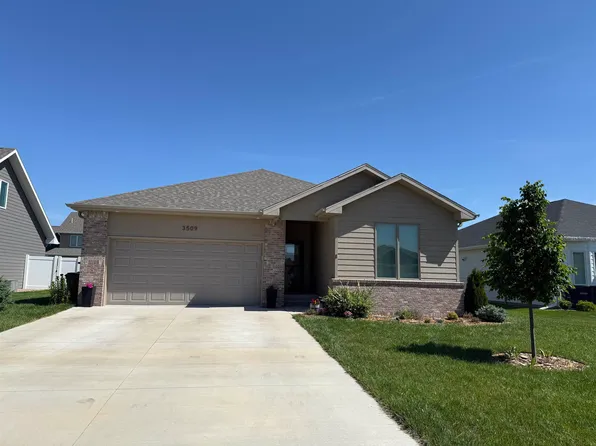 3509 HUMMINGBIRD DR, North Platte, NE 69101