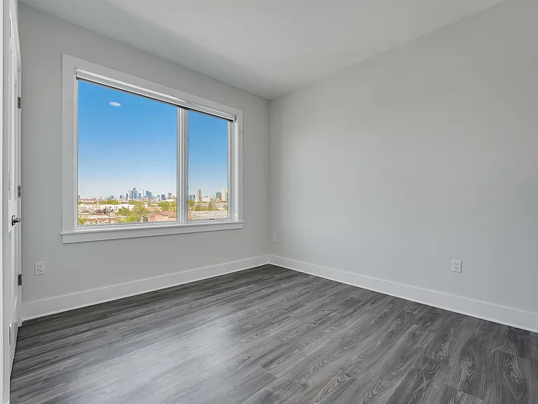 658 Grand St #202 — Photo 8