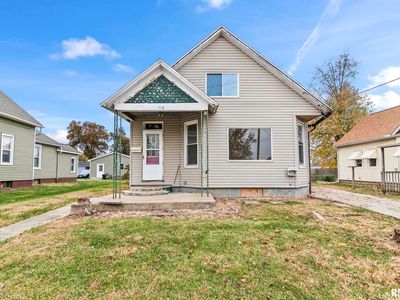 718 W England St, Taylorville, IL, 62568
