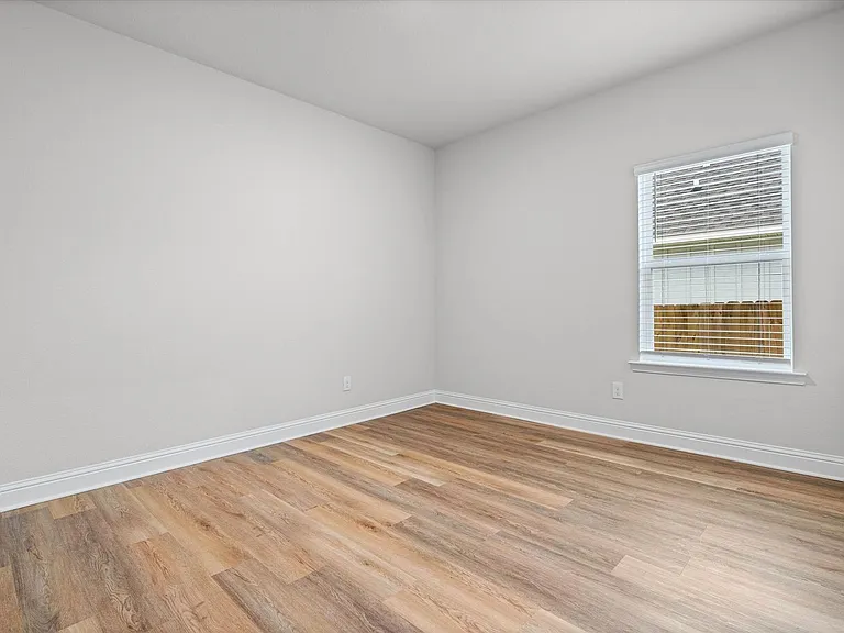 7307 Hawkins Mnr — Photo 16