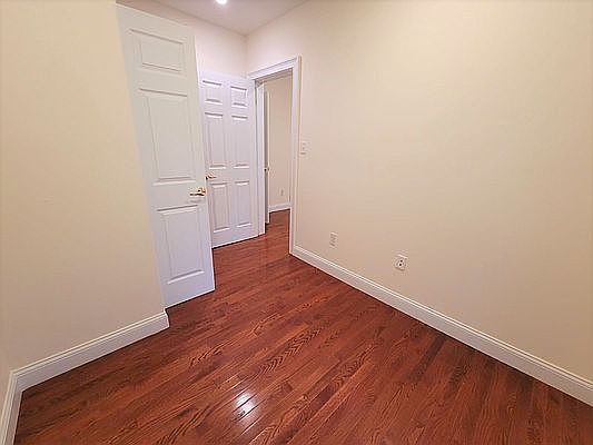 5th image of 410 W 44th St APT 7