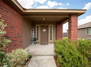 303 Summerside Ave, Lockhart, TX 78644