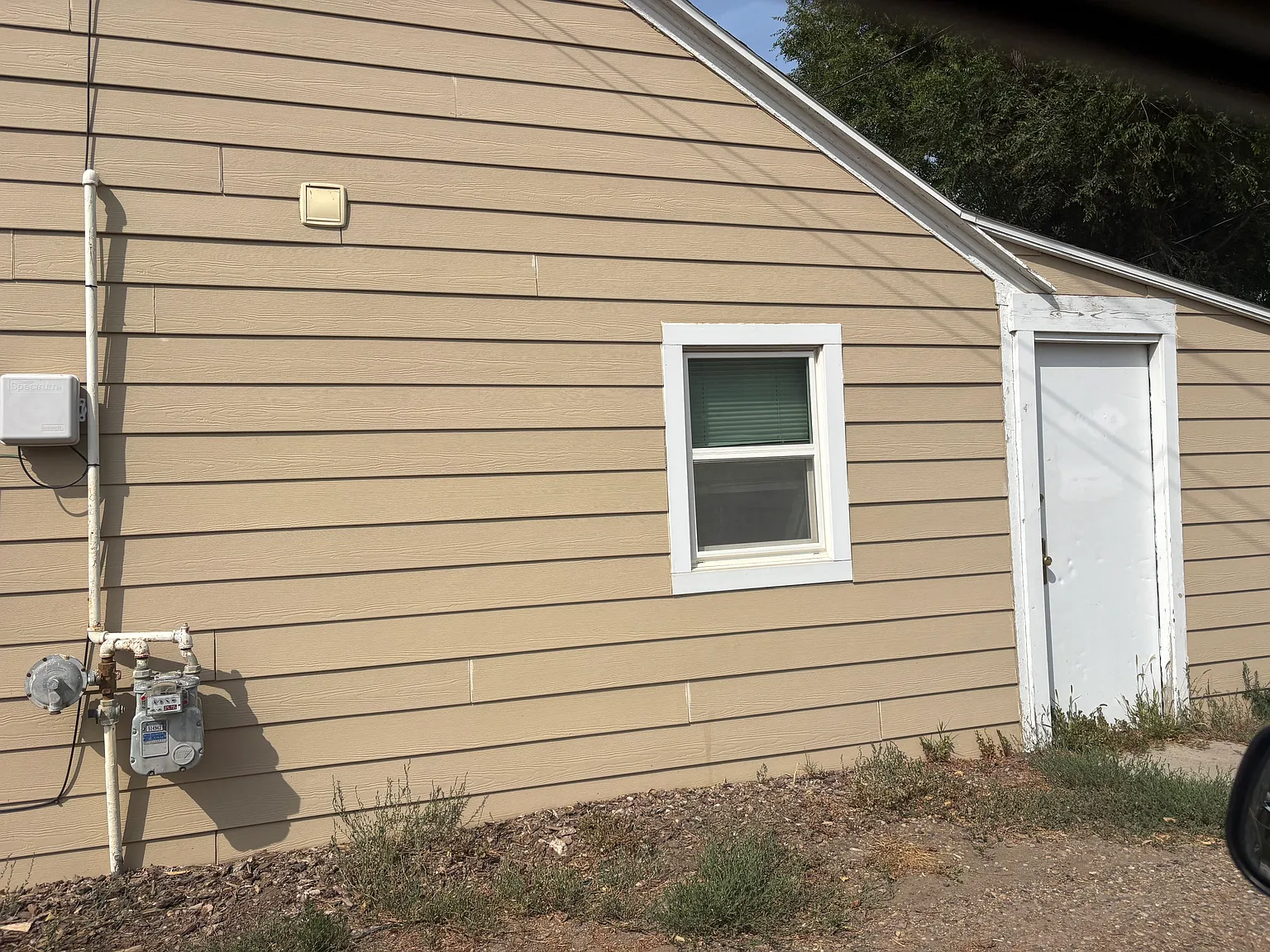 2 bed, 670 sqft, $975 — Photo 2