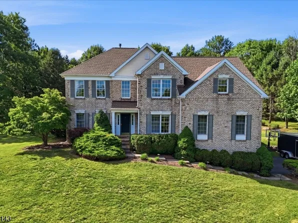 29 Old Schoolhouse Rd, Bethlehem Twp., NJ 08802