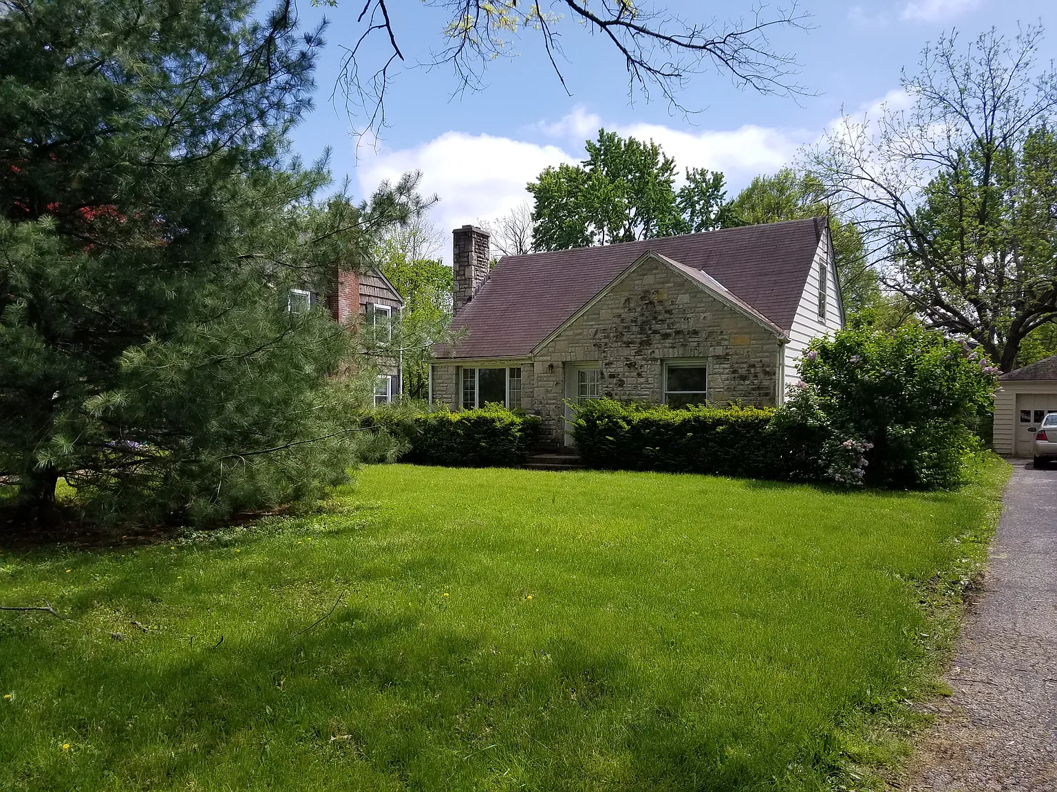 2601 Caroline Ave photo 1