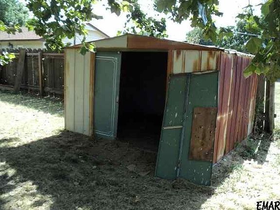 3rd image of 1407 E Cherry Ave