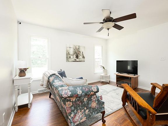 4th image of 8009 Tam Oshanter Dr