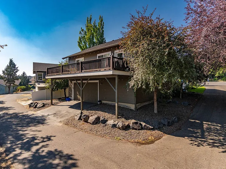 2158 SW 36th Ct — Photo 18