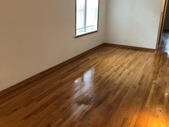 5th image of 2714 N Marshfield Ave