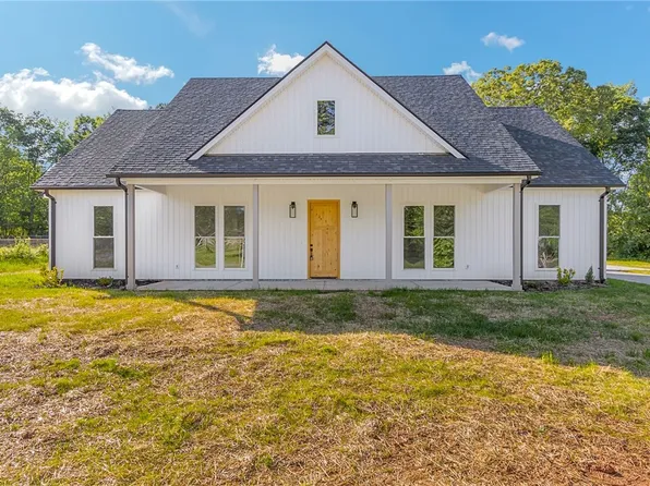 109 Lockhart Dr, Belton, SC 29627