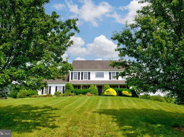 115 Country Side Dr, Kintnersville, PA 18930