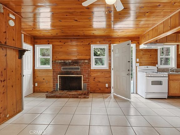 2nd image of 23385 Kay Rd