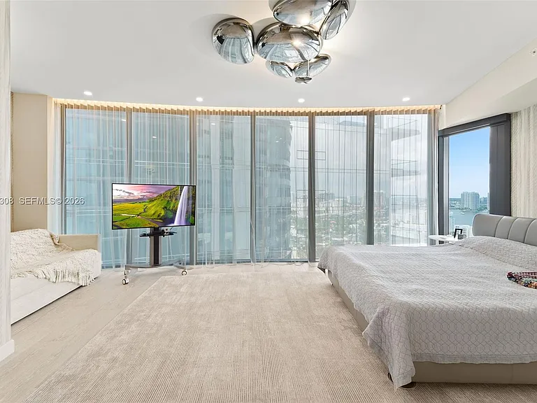 18555 Collins Ave #2201 — Photo 16
