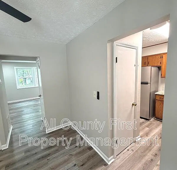 734 S Candler St — Photo 4
