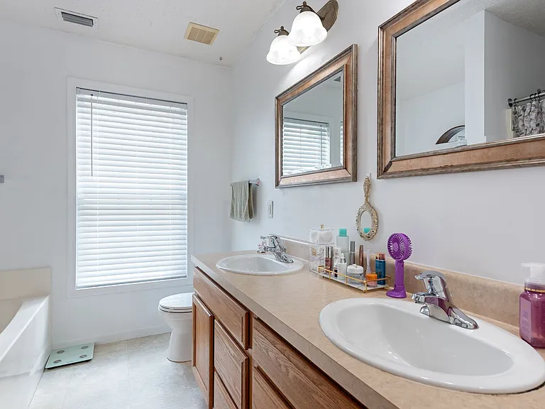 481 Leawood Cir — Photo 11