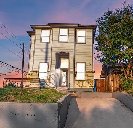 4th image of 422 N Marlborough Ave