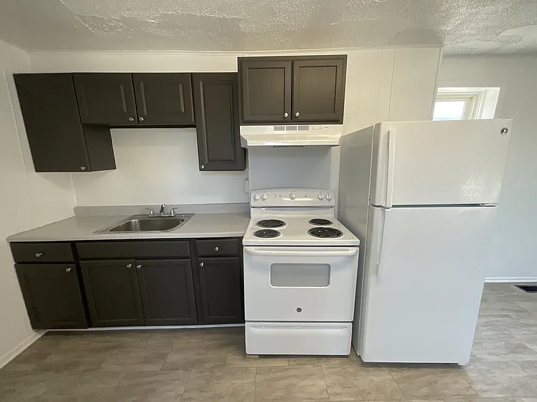 516 E Boundary Ave — Photo 4