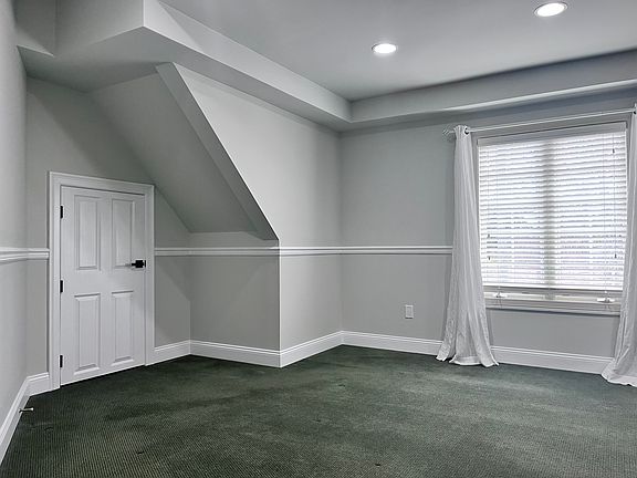 3rd image of 2614 Boston Post Rd #32AL