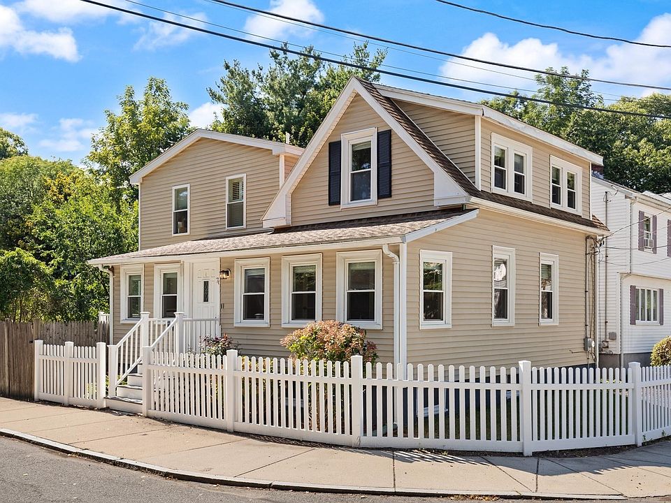 1st image of 76 Saunders St