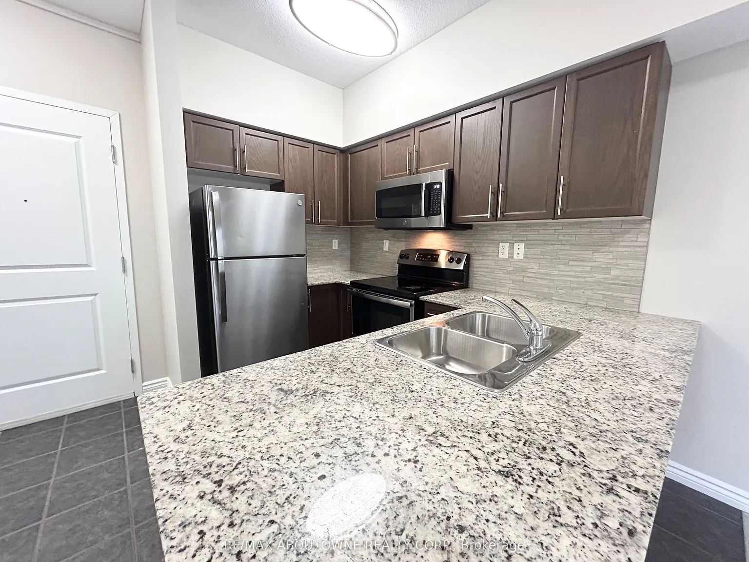 2 bed, $2,125 — Photo 4