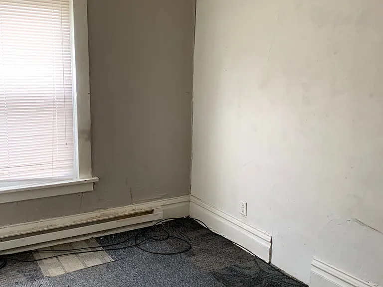 320 E 8th St #1 — Photo 4