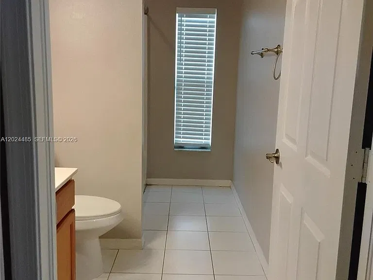 1001 SW Estaugh Ave — Photo 5