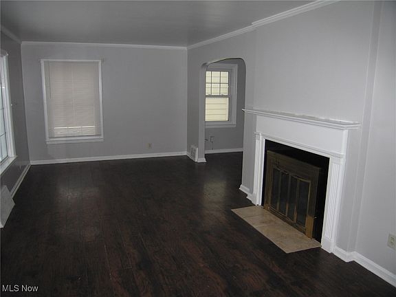 3rd image of 1375 Winston Rd